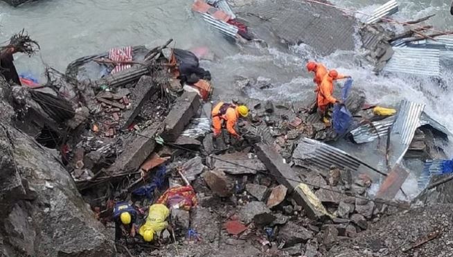 हिमाचल र उत्तराखण्डमा बाढी पहिरोमा परी हालसम्म २३० जनाको मृत्यु गयो ज्यान